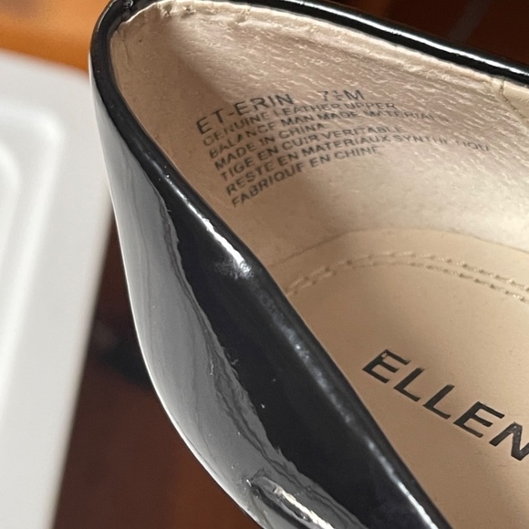 Black patent leather pumps with fabric inset - Picture 8 of 10